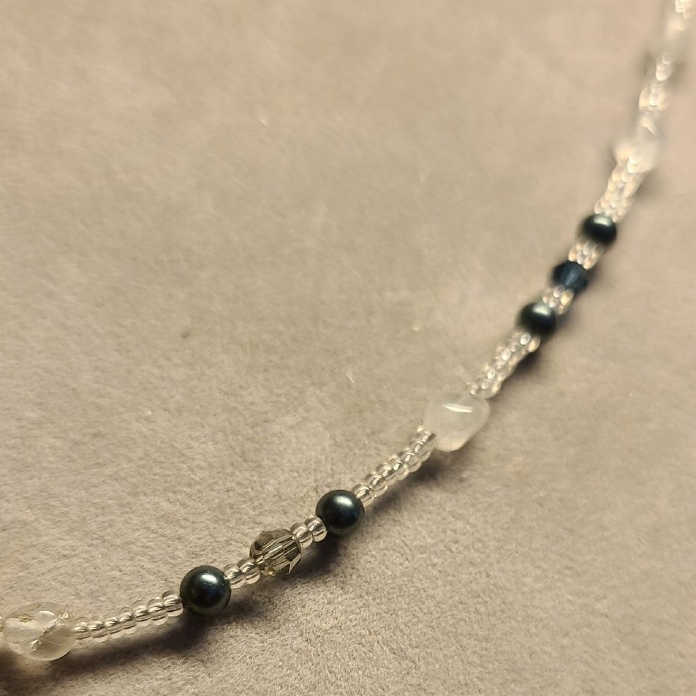 Elegant Beaded Necklace - Grayish/blue, and Clear - Picture 2 of 6